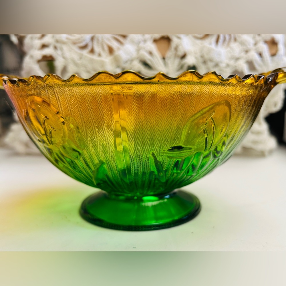 Vintage Jeannette glass bowl, Iris & Herringbone pattern in green & yellow.
